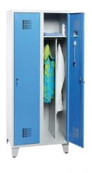 Zváraná šatňová skriňa  2 x 400 mm, farba dverí modrá RAL5012,s nožičkami, trojb. zámok